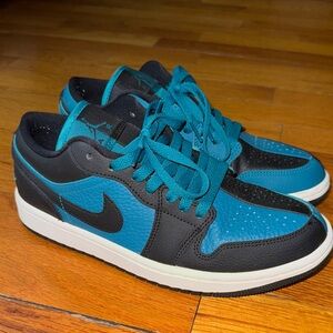 Nike Mens Jordan 1 Low SE. 2021.